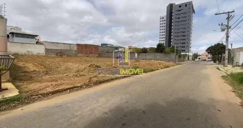 Atenção investidores! terreno plano em rua asfaltada à venda, em bairro candeias, próximo a av. olí
