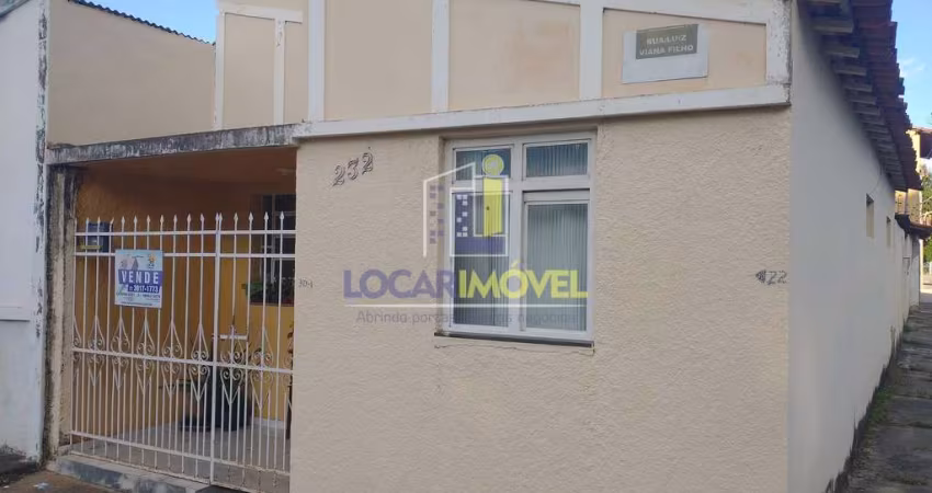 Casa de esquina com terreno de 110 m² à venda, Bairro Bela Vista perto da Av. Juracy Magalhaes, Vit