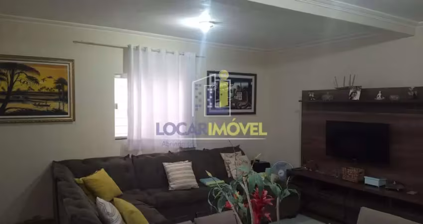 Casa recém reformada de 3/4 sendo uma suíte na Av. Perimetral prox. Shopping Conquista em  Vitória