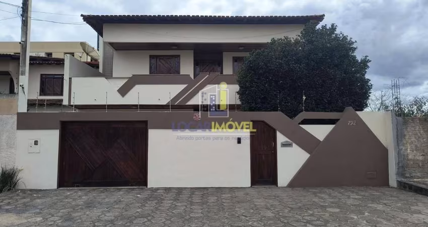 ALUGO - Casa  Residencial/Comercial com Habite-se, no Candeias com aprox 400mts de área construída