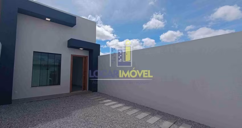 Linda casa nova  de 3 quartos sendo 1 suíte, garagem para 2 carros, acabamento de primeira à Venda,