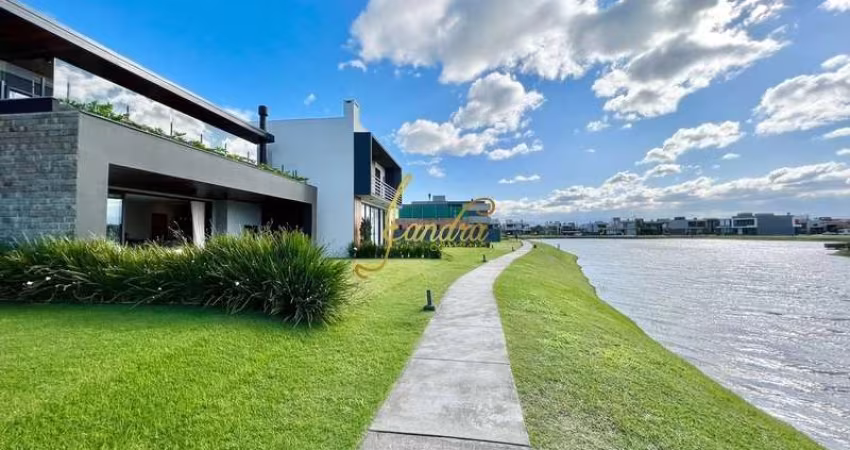 Sobrado beira lago, mobiliada e decorada com 04 suítes