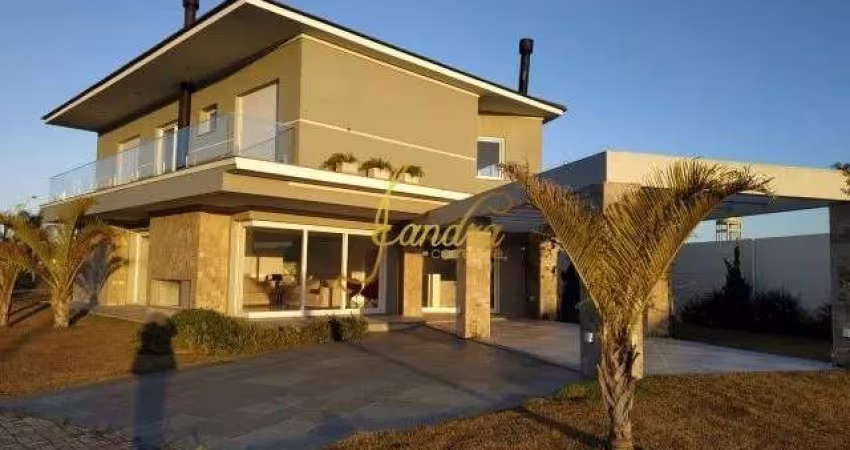Excelente sobrado de esquina no condominio Sea Coast