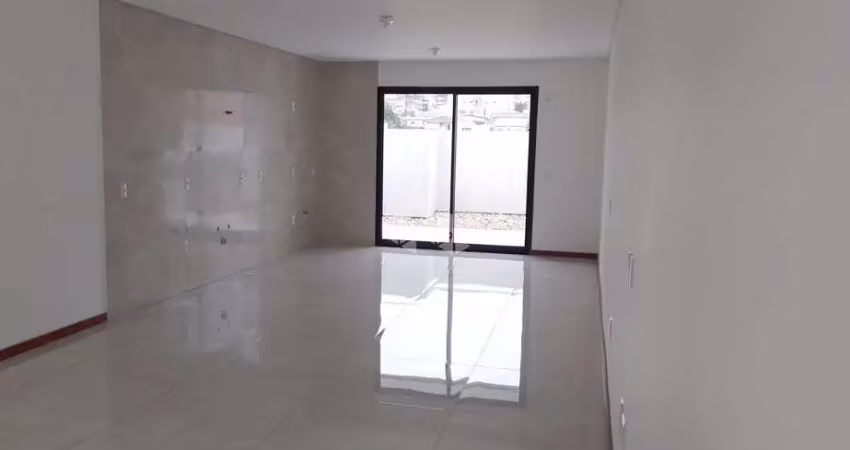 Sobrado de três quartos, sendo uma suíte em barreiros - são josé/sc