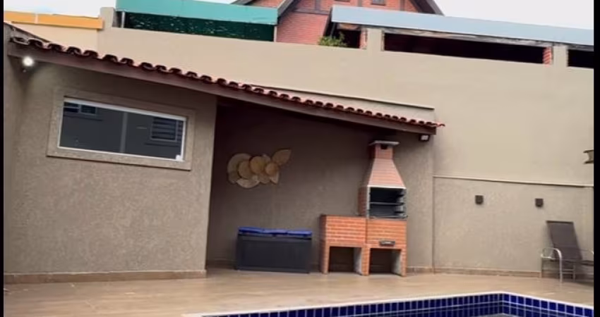 Linda casa semi mobiliada 3 dormitórios Alphaville/tambore