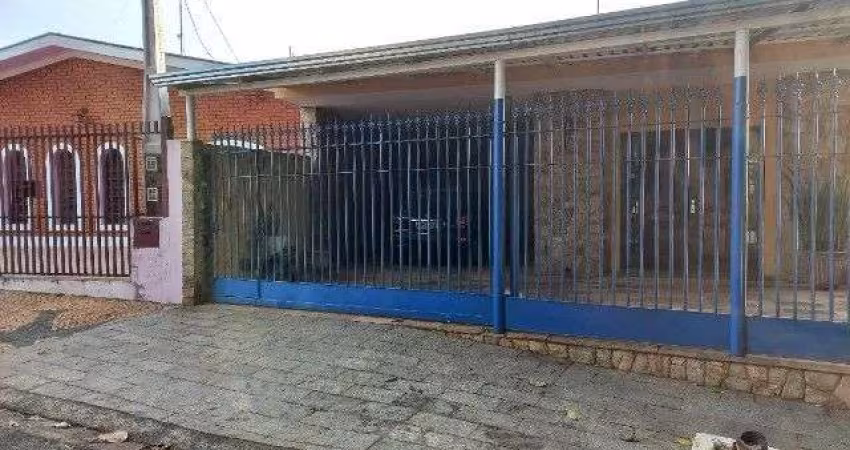 **Excelente casa no Jardim Eulina: 4 quartos, 3 vagas e muita privacidade!**
