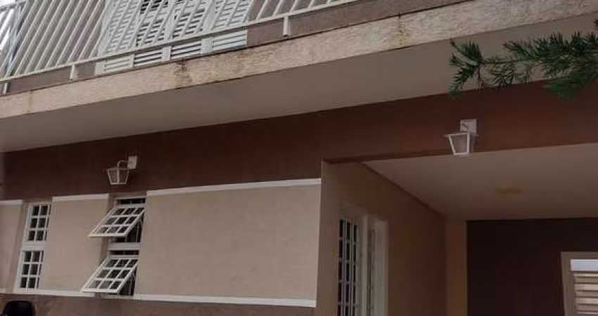 **More bem! Sobrado amplo à venda no Vila Réggio**