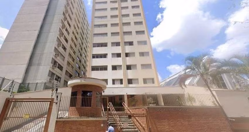 **Viva no melhor do Centro! Apê amplo com 3 banheiros e 1 vaga**