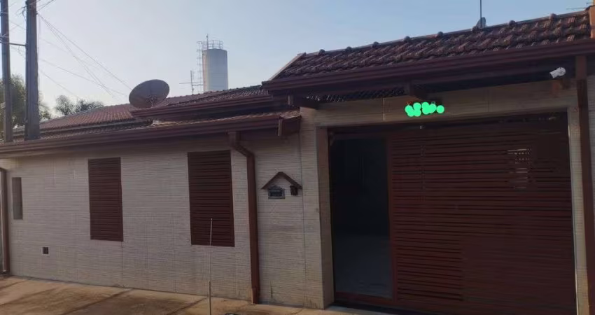 Casa principal 1 quarto 1 closed Sl  Coz Banh Area  serv  Vaga total 9 carros