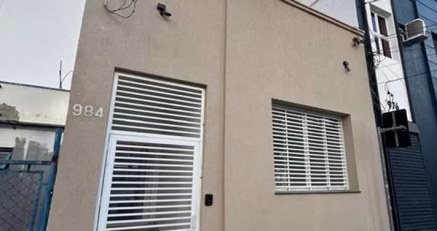 **Oportunidade no Cambuí! Casa de 3 Quartos por R$ 3.350**