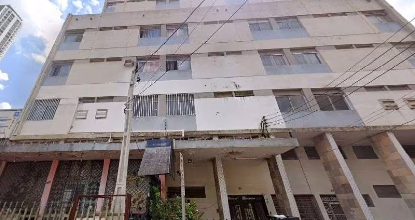 **Kitnet moderna em andar alto com garagem no Centro de Campinas**