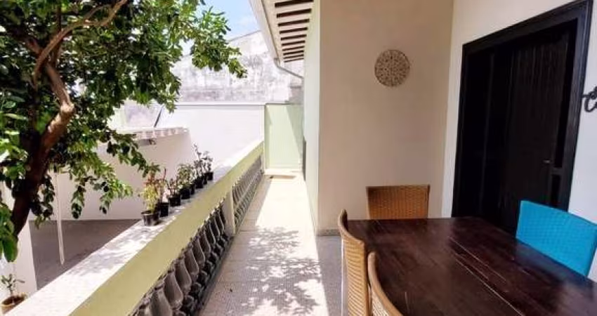 **Casa térrea com quintal amplo e 2 vagas no Santa Genebra!**