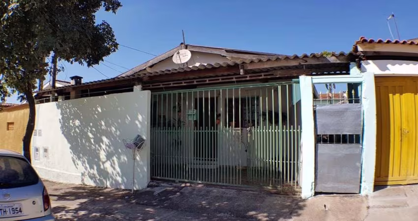 **Seu novo lar! Casa espaçosa com quintal em Campinas por ótimo valor**