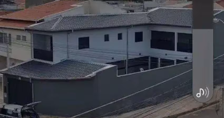 Versátil e completo! sobrado em campinas com piscina