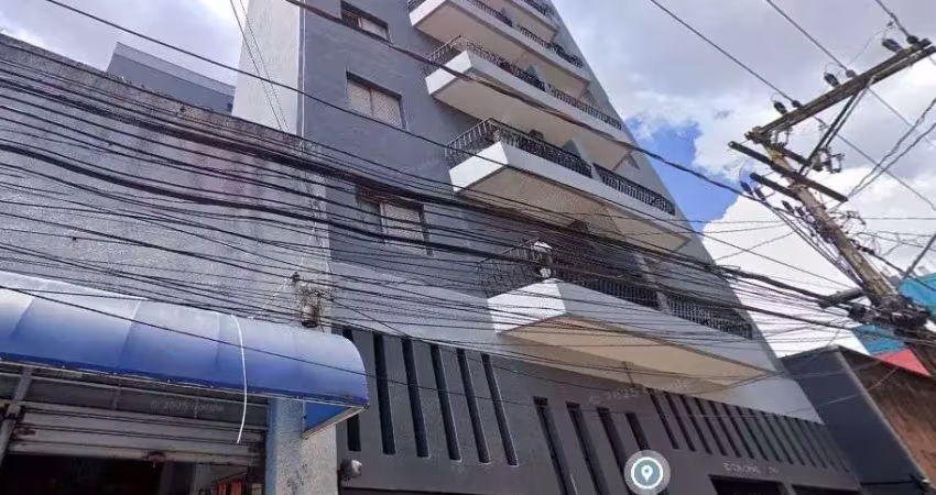 Oportunidade no Centro! Kitnet com Garagem Ampla e Acabamento Novo