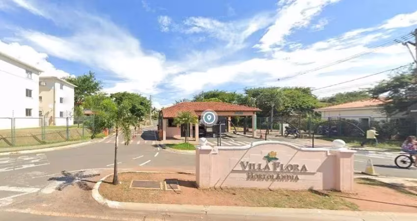 Casa Espaçosa com Suíte e Quintal no Jardim Interlagos
