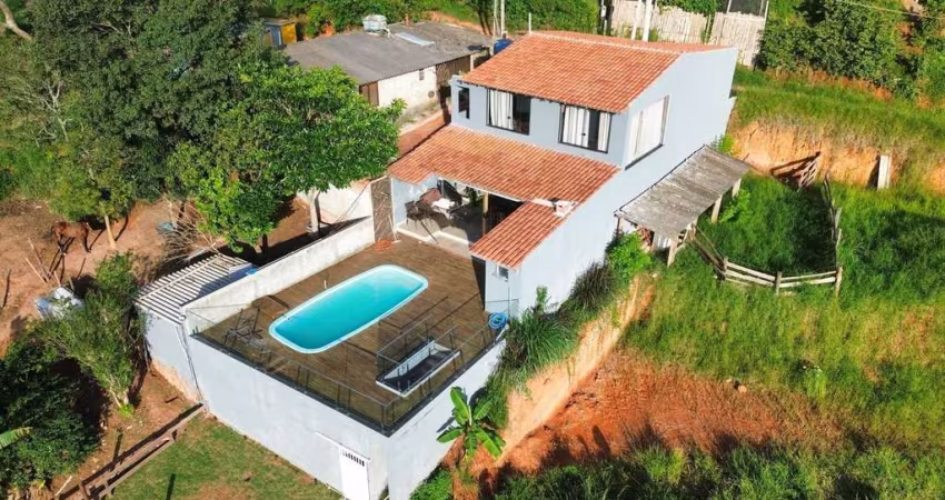 **Casa espaçosa LAZER COMPLETO com 6 vagas à venda no Nazane Paulista, SP**