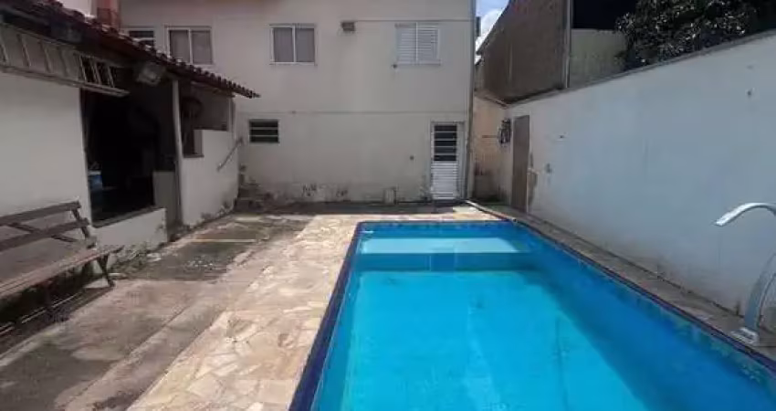 Paraíso: Casa Espaçosa em Campinas, Aceita Troca e com Área de Lazer Privativa