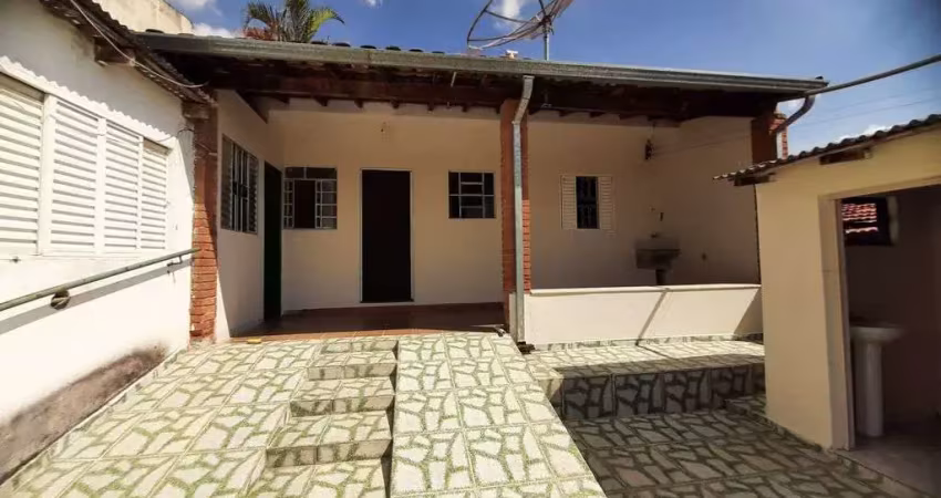 Casa versátil em campinas: jardim florence, aceita carro e com grande quintal!