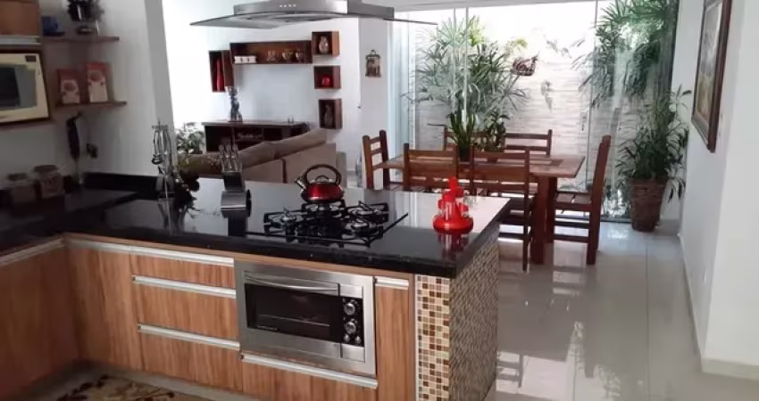 Ótima oportunidade com moveis planejados.