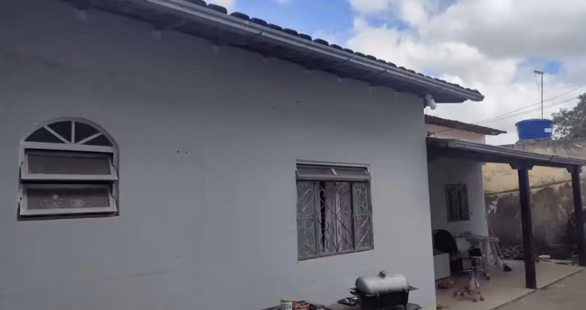 Casa com 3 quartos à venda no Centro, Contagem 