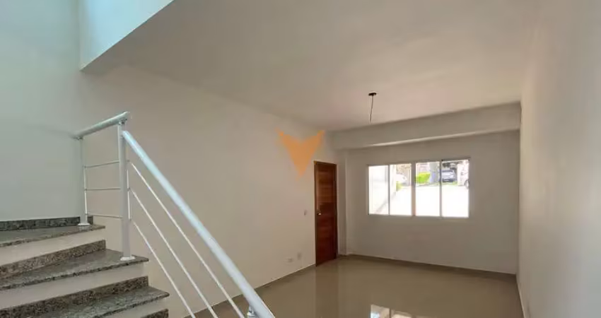 Sobrado à venda, Condomínio Villa D' Oeste  Cotia, SP - 3 quartos, 1 suíte, 2 banheiros, 4 vagas, 1