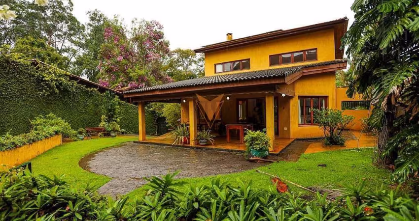 Sobrado à venda estilo rústico,   Condomínio Granja Viana II, Cotia, SP - 4 quartos, 2 suítes, 7 ba