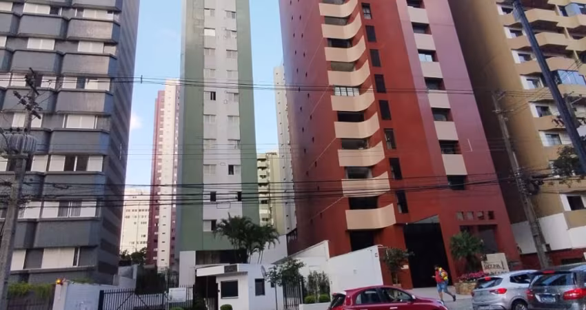 Apartamento 3 quartos no Batel