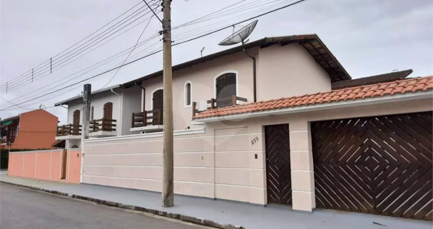 Casa com 3 quartos à venda em Centro - SP