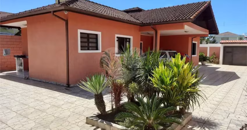 Casa com 3 quartos à venda em Maitinga - SP