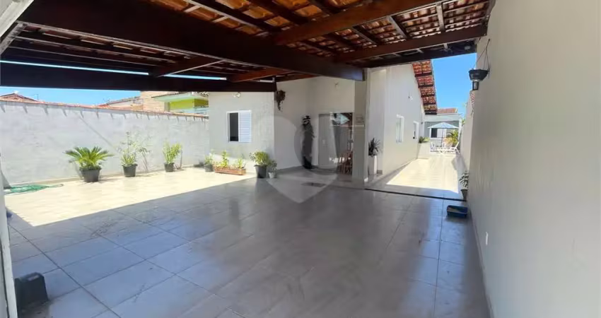 Casa com 4 quartos à venda em Vista Linda - SP
