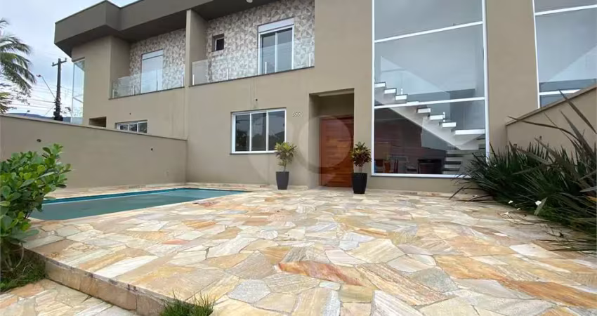 Condomínio com 3 quartos à venda ou para locação em Morada Da Praia - SP