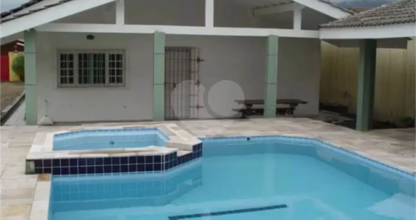Casa com 3 quartos para alugar na Doutor Hugo Santos Silva, Maitinga, Bertioga