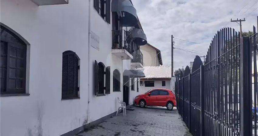 Condomínio com 2 quartos para locação em centro - sp