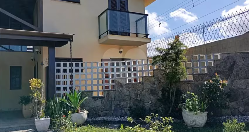 Casa em condomínio fechado com 4 quartos à venda na Avenida Anchieta, Centro, Bertioga