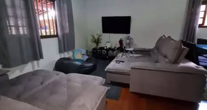 Sobrado de 04 Dorm. e 01 Suíte - 200,00m² no Jardim das Indústrias