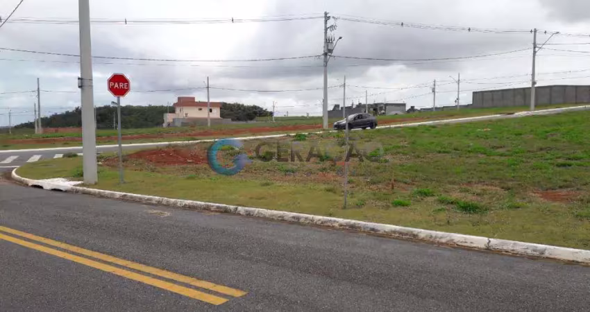 Terreno de esquina condomínio fechado para venda com 282m² no bairro da floresta