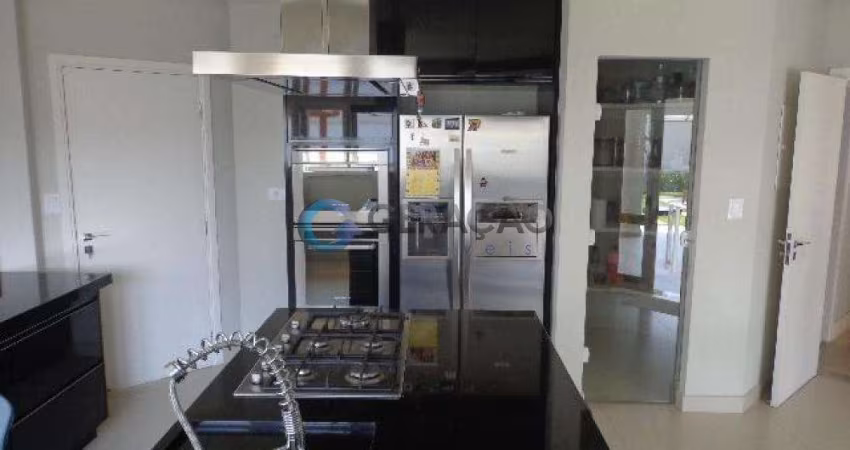Sobrado em condomínio para venda e locação com 04 quartos e 05 banheiros - 380m² no bairro Jardim Aquarius