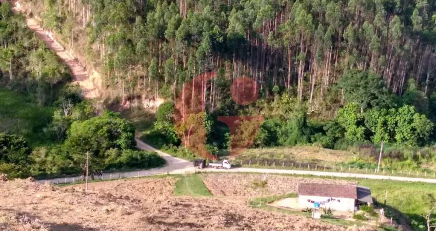 Fazenda para venda de 49 alqueires em Paraibuna.