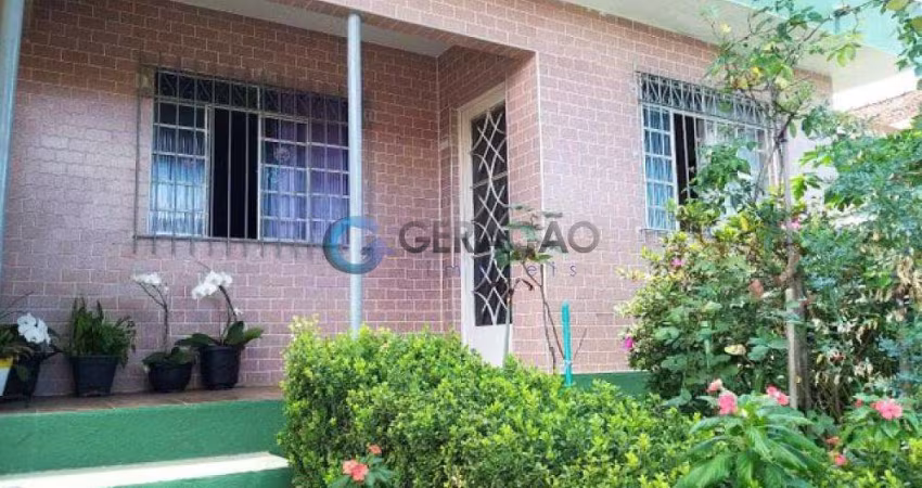 Casa com ponto comercial para venda com 03 quartos e 03 vagas de garagem - 180m² no bairro Parque Santa Rita - SJC
