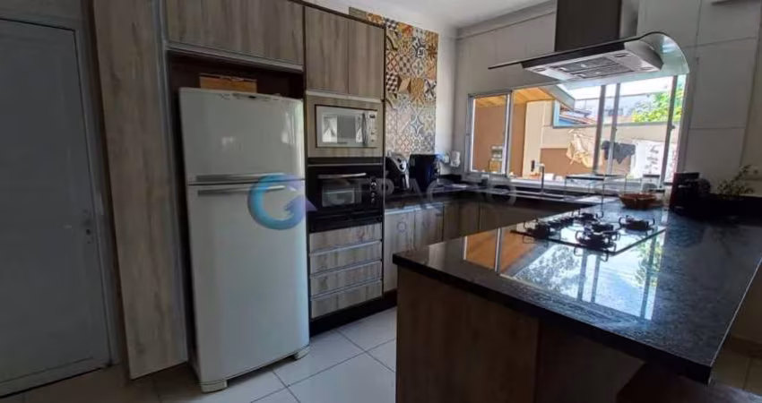 Lindo sobrado com 3 dormitórios sendo 1 suite no Jardim Paulista.