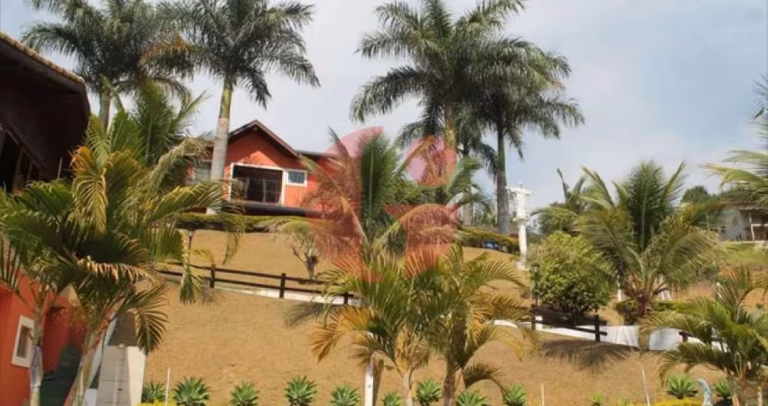 Chácara em condomínio para venda com 3 dorms e 01 suíte - 2.000m² no Freitas.