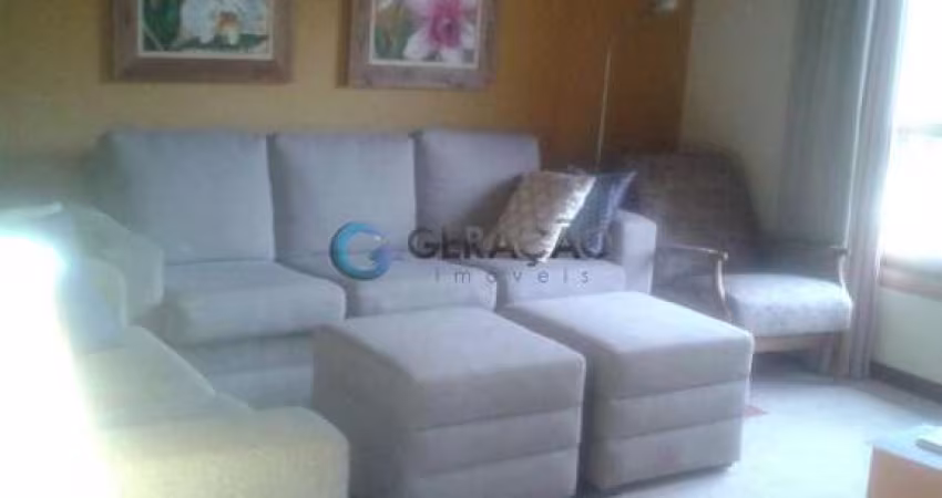 Casa Sobrado em Jambeiro