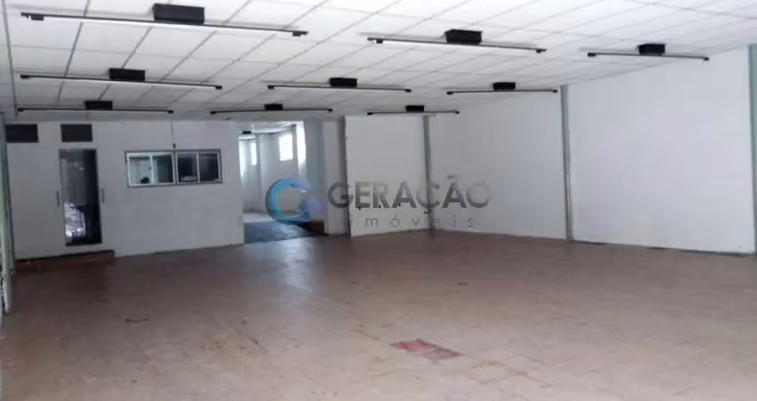 Salão comercial para venda e locação com 333m² no centro de sjc