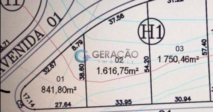 Lote Comercial de 1.000,00m² no Condomínio Reserva do Paratehy