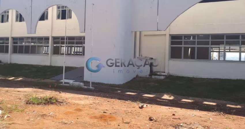 Galpão Comercial - Marginal Frente para Dutra
