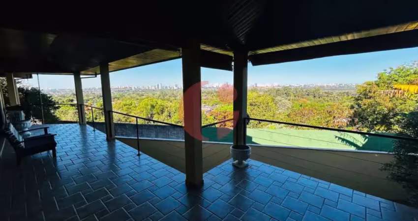 Casa à venda com 03 dormitórios sendo 01 suíte- 561 m² construídos- urbanova