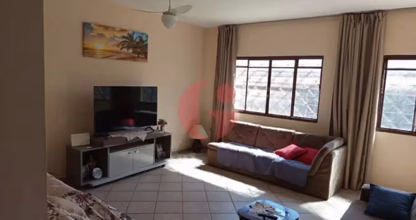 Sobrado à venda com 3 quartos sendo 1 suíte- 212m² construídos- caraguatatuba