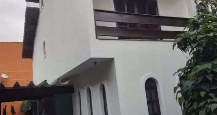 Casa para Venda em São Paulo, Parque Guaianazes, 3 dormitórios, 3 suítes, 2 banheiros, 6 vagas