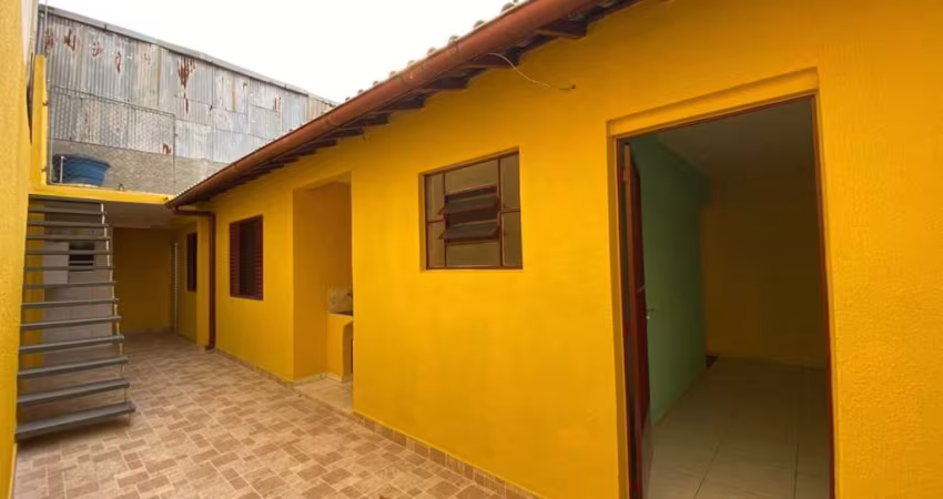 Casa para Locação em Itaquaquecetuba, Vila Ursulina, 3 dormitórios, 1 suíte, 1 banheiro, 2 vagas